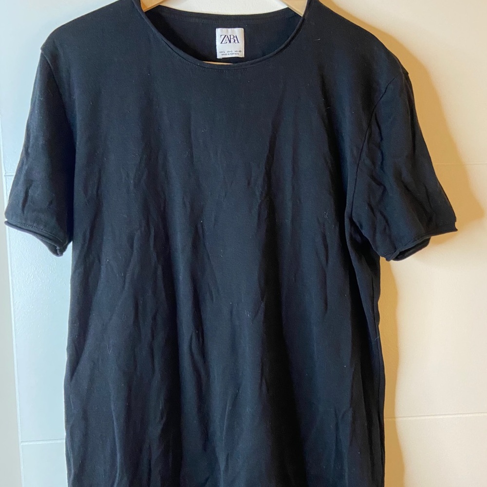 Black tee